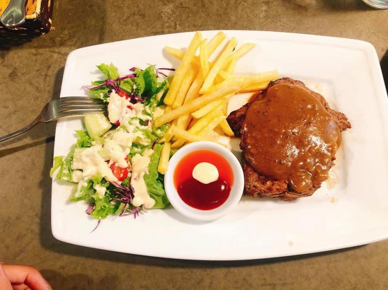 Luna Steak & Pasta