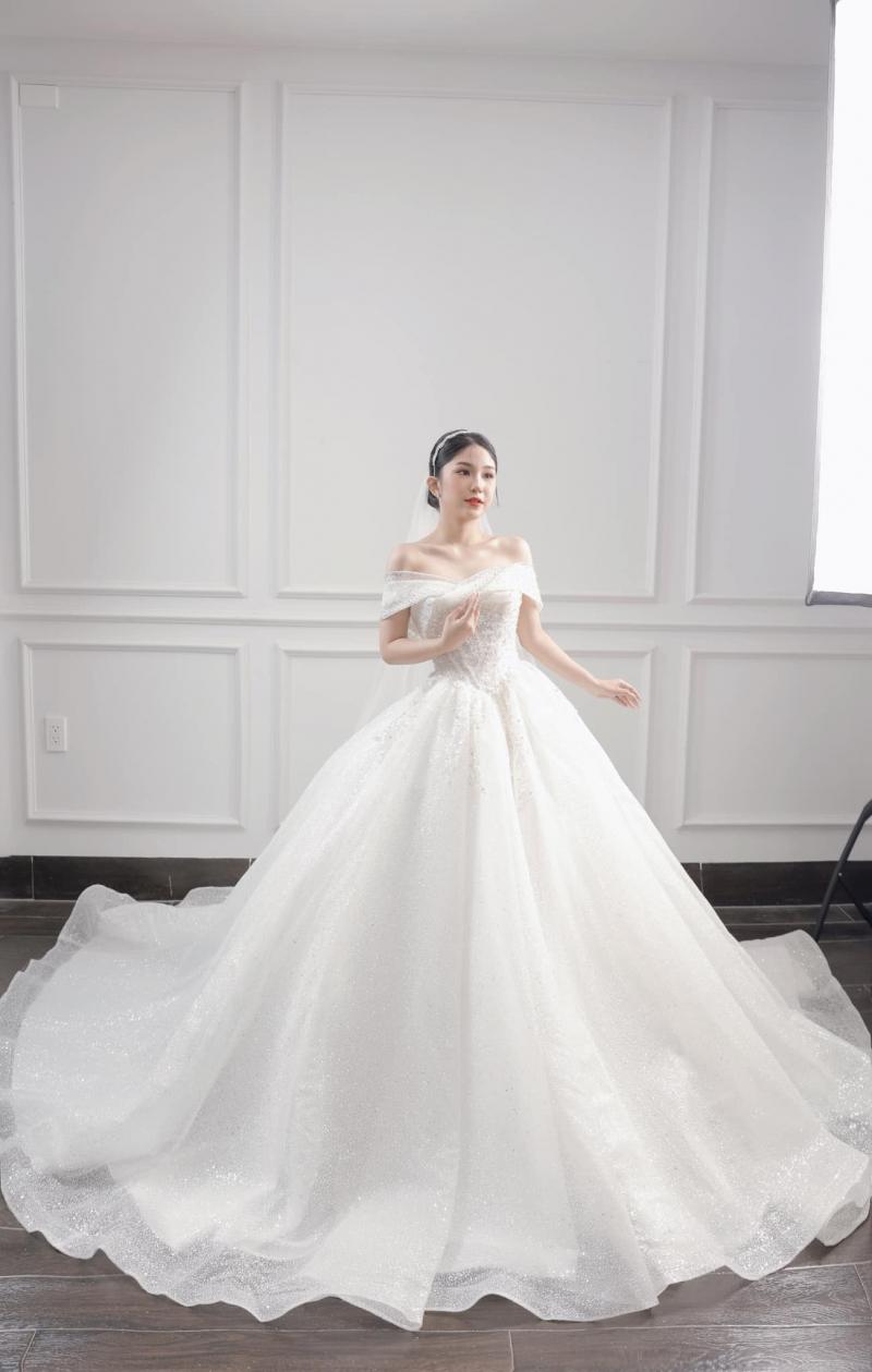 ﻿LUNA Wedding House