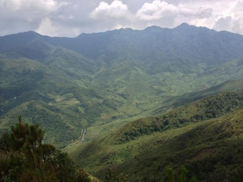 Lùng Cúng (2,925 m)