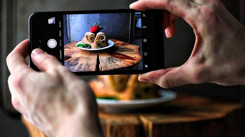 Luôn giữ ống kính camera sạch sẽ