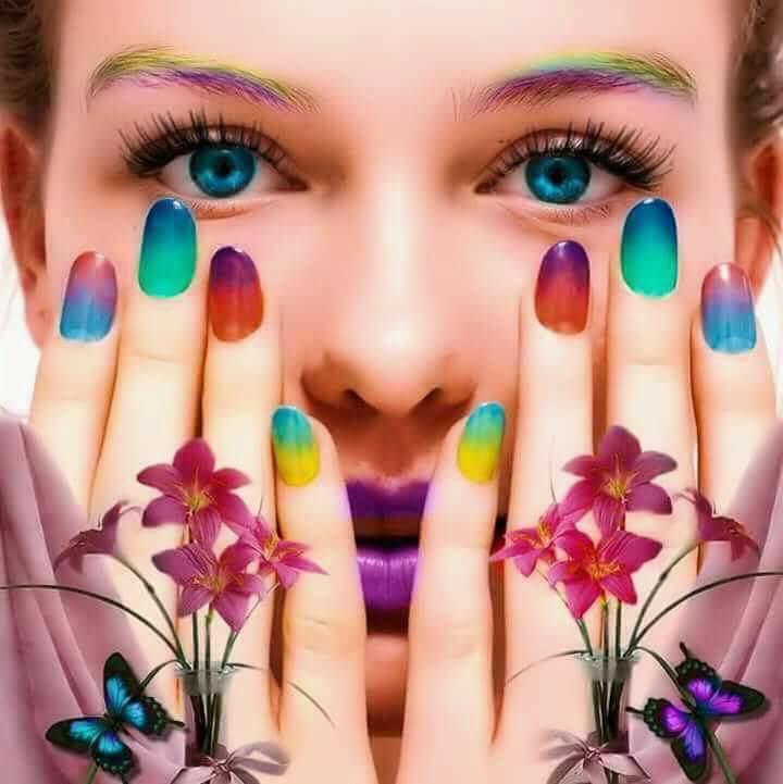 Thợ Nail luôn cập nhật những xu hướng làm Nail hot mới nhất, tạo ra những mẫu Nail đẹp đáp ứng đúng nhu cầu thị hiếu của khách hàng,