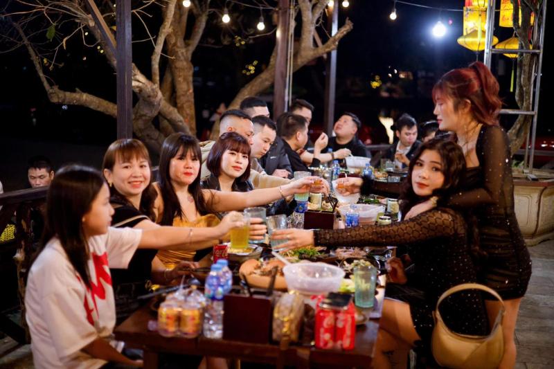 Lương Sơn Quán - Quán nhậu Tự Do