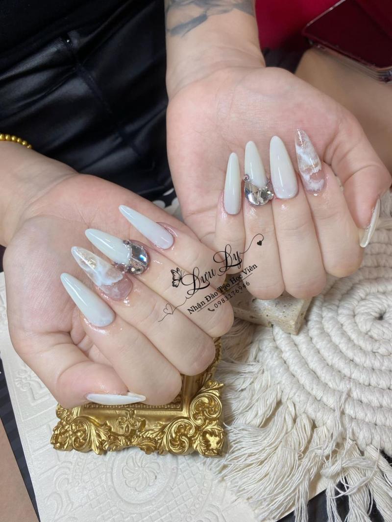 Lưu Ly Nail