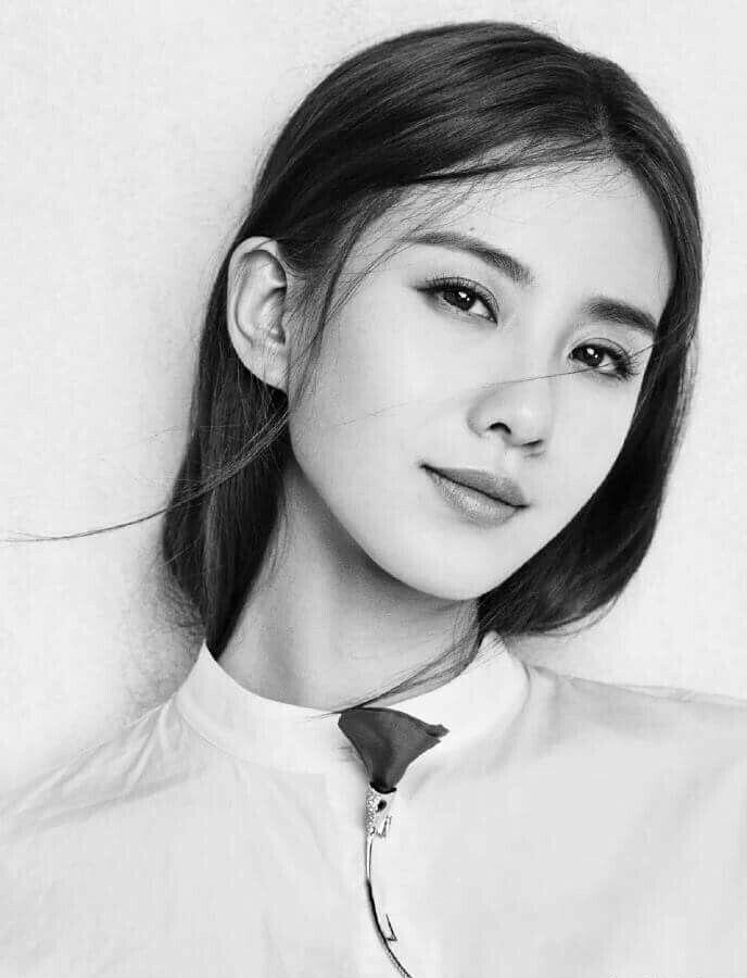 Nụ cười đẹp đậm chất Thi Thi