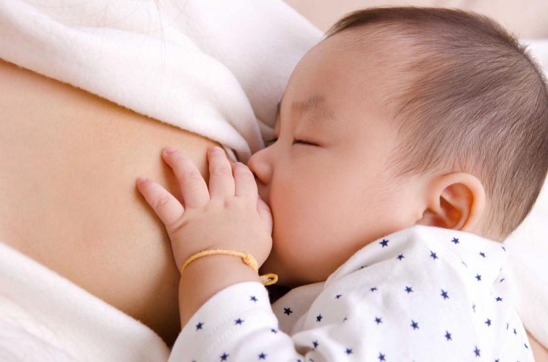 Thận trọng cho phụ nữ cho con bú