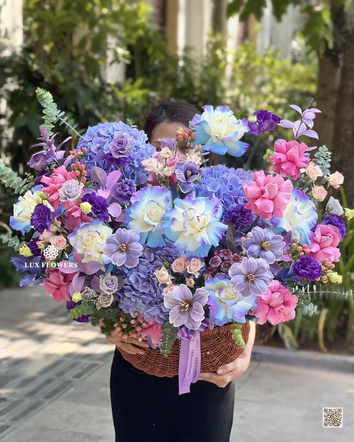 Lux Flowers