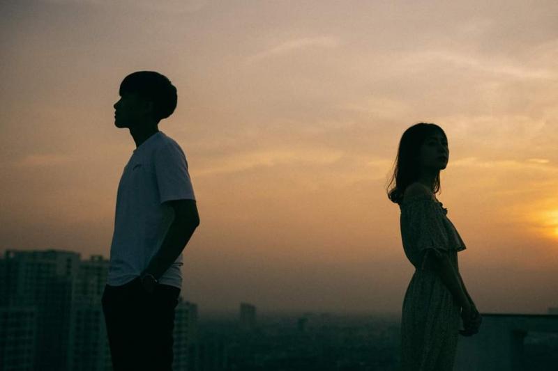 Tình yêu dễ đổ vỡ