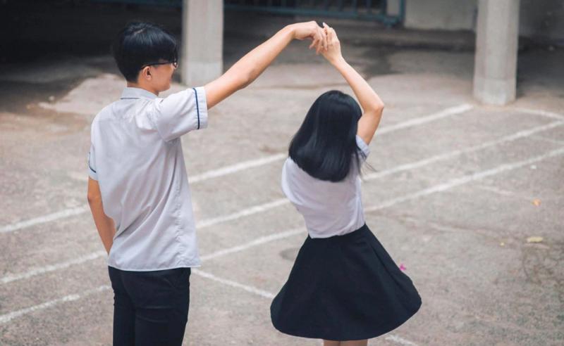 Bạn là người luôn sát cánh bên ta.