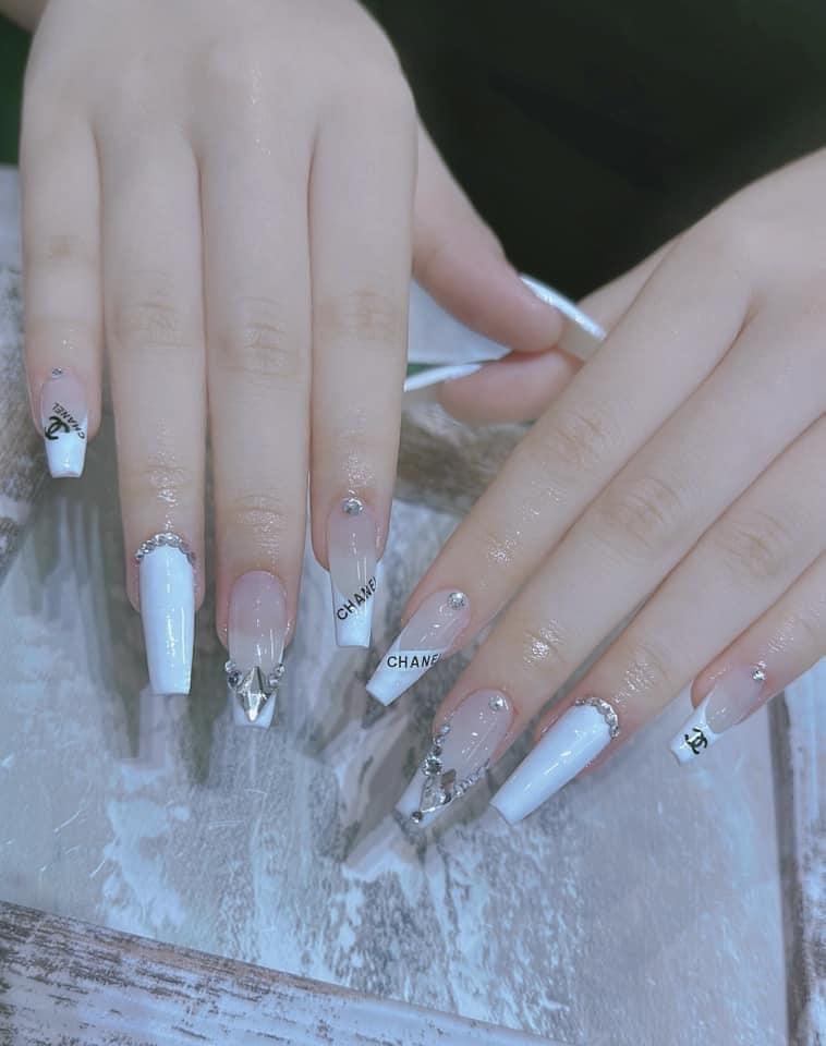 Ly Nail Nb