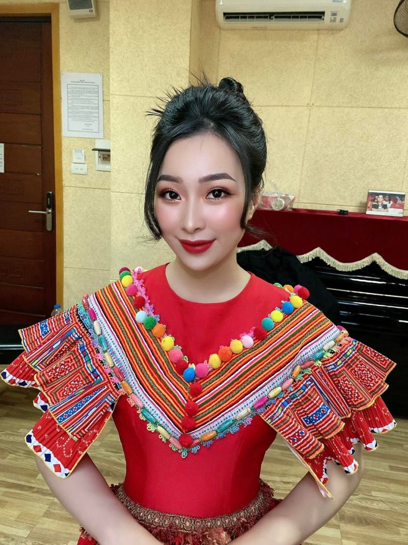 Lyna Makeup Store