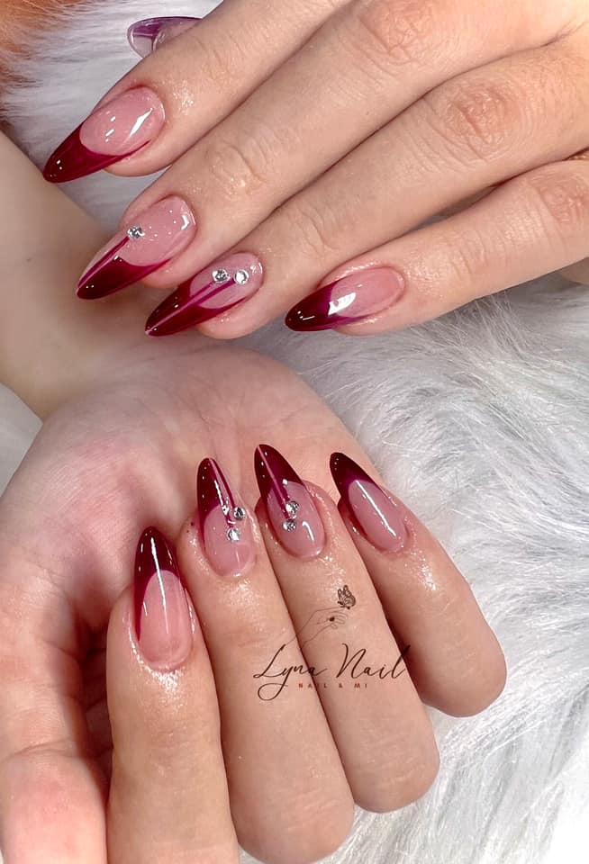 ﻿Lyna nail