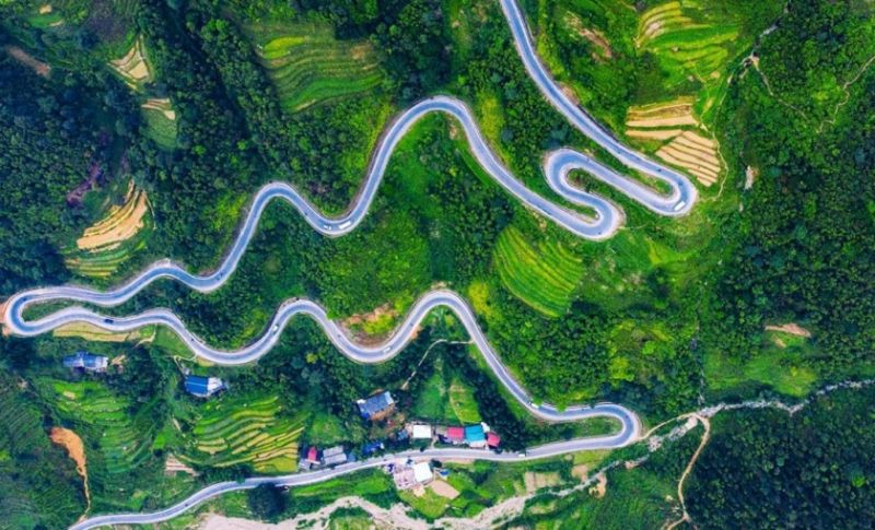 Đèo Mã Pì Lèng nhìn từ trên cao