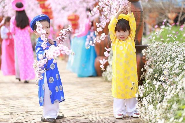 Vào ngày đầu năm mới, hãy mặc trang phục mới, như vậy sẽ đem lại may mắn cho suốt cả năm