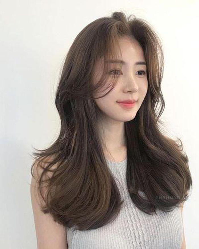 Mái lửng uốn phồng kết hợp cùng tóc xoăn nhẹ