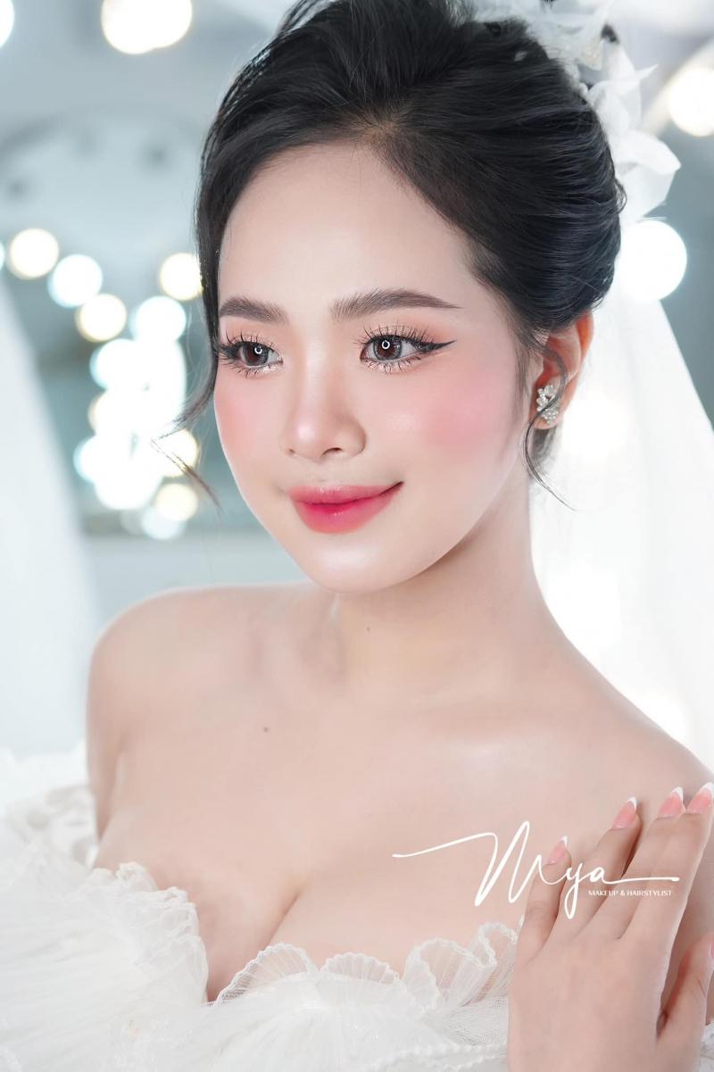 Make Up Mya