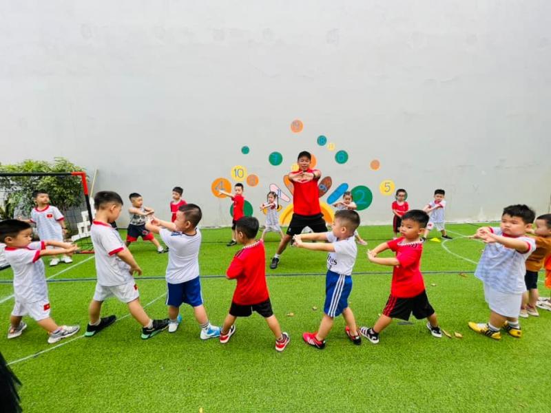 Con vừa học vừa chơi