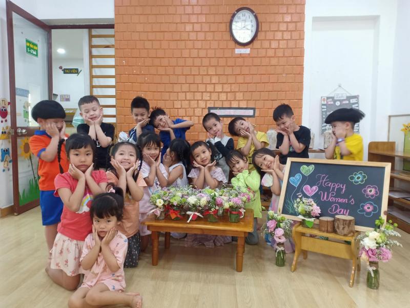 Lời chào đi trước