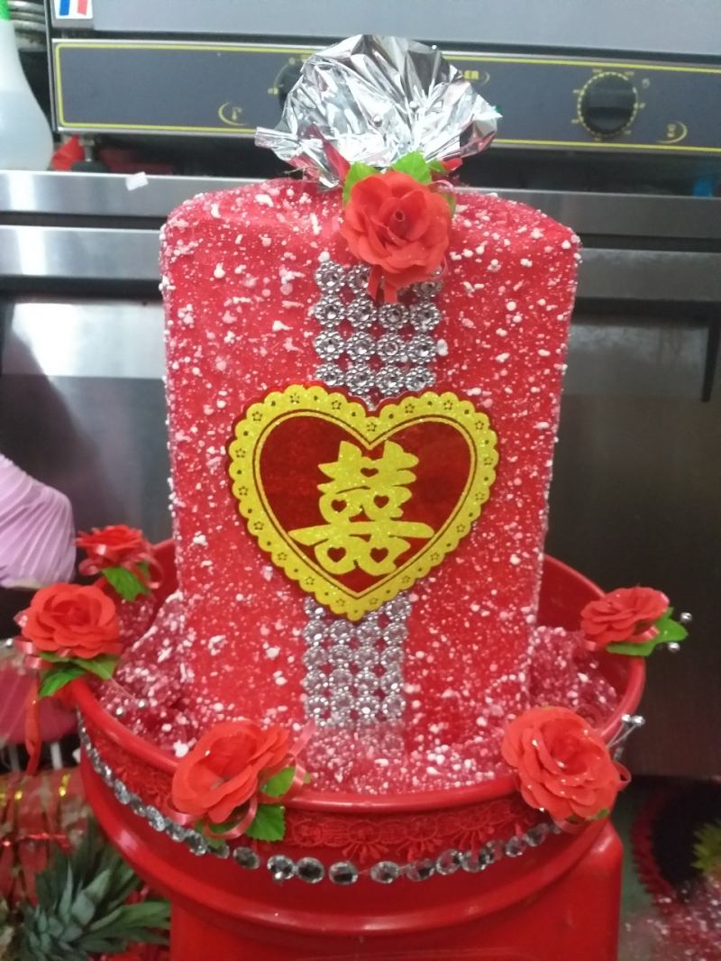 Mâm trà rượu và nến