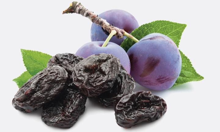 Một ly nước ép mận khô mỗi ngày cung cấp 10% lượng chất xơ được khuyến cáo