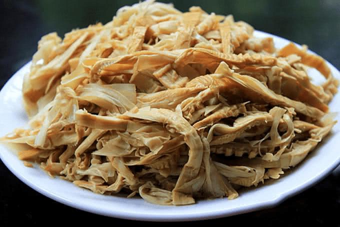 Măng khô xào thịt