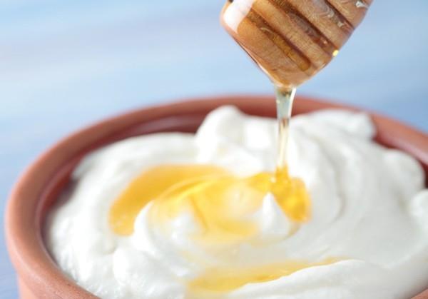Mặt nạ mật ong và sữa tươi