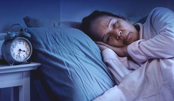 Mất ngủ hoặc ngủ quá mức