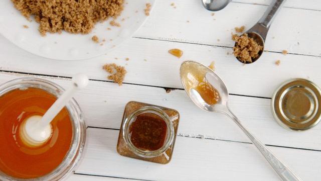 Mặt nạ mật ong và đường nâu