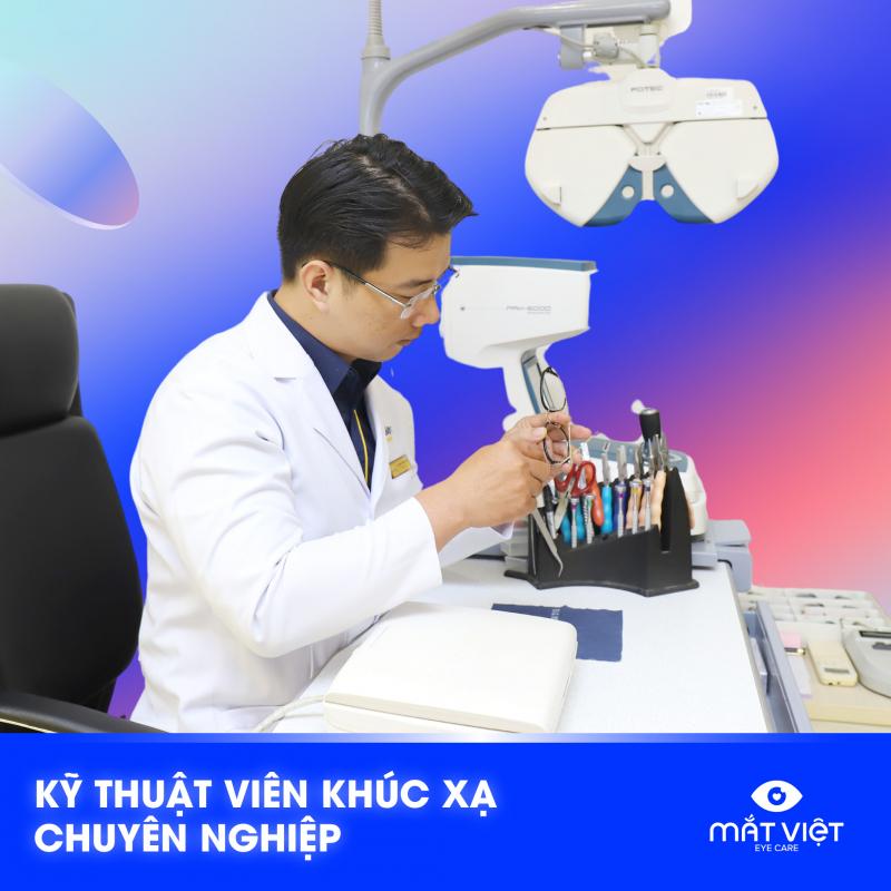 Mắt Việt