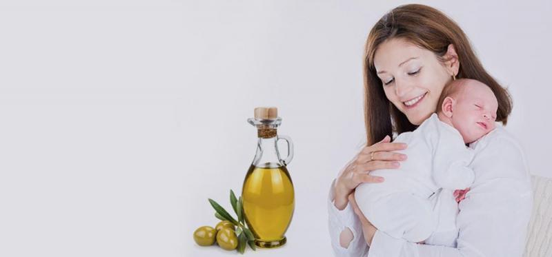 Mát xa cho bé bằng dầu Oliu