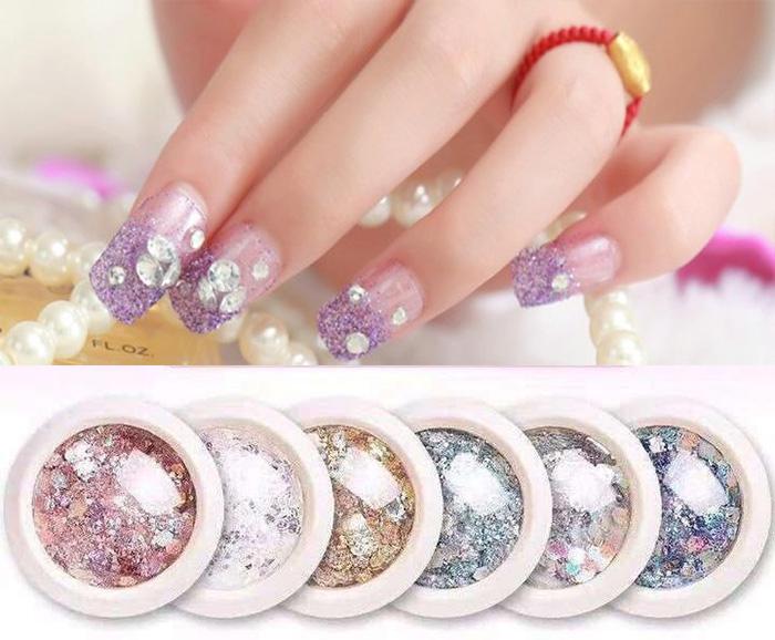 Biến hóa với những mẫu sơn móng tay kim tuyến độc đáo mới lạ