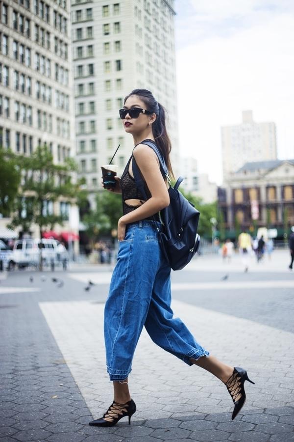 Phong cách của cô được xếp vào hàng ngũ những người có phong cách street style đẹp nhất, không cầu kì nhưng đủ tạo ấn tượng.