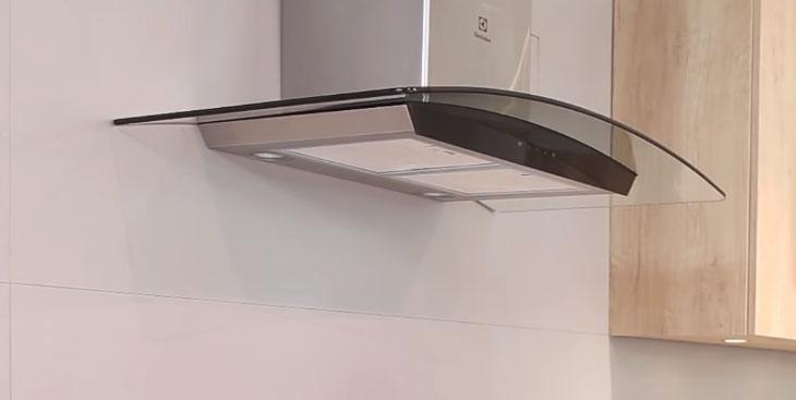 Máy hút mùi bị rung lắc nghiêm trọng khi khởi động