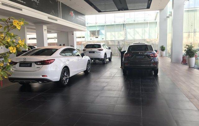 Showroom Mazda Bình Triệu