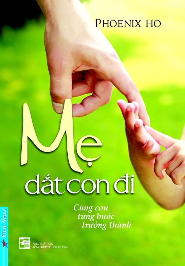 Mẹ dắt con đi
