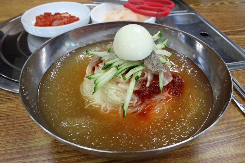 Mì lạnh Hàn Quốc (mool naeng myun)