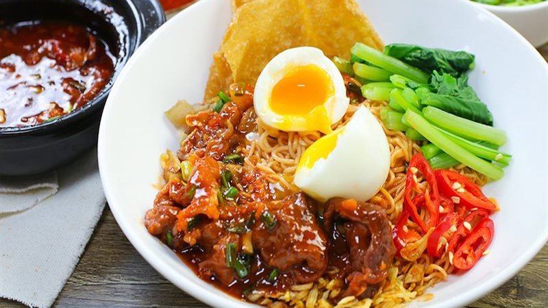 Mì trộn bò cay