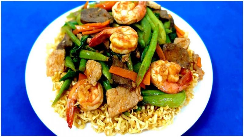 Mì xào thập cẩm