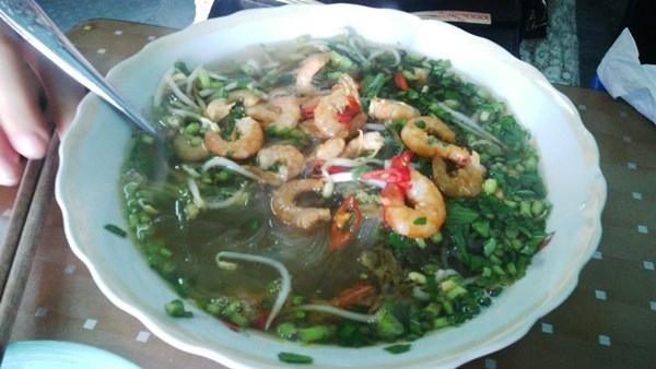 Miến tôm lạ miệng, 25 – 35k/ bát tùy nơi bán.
