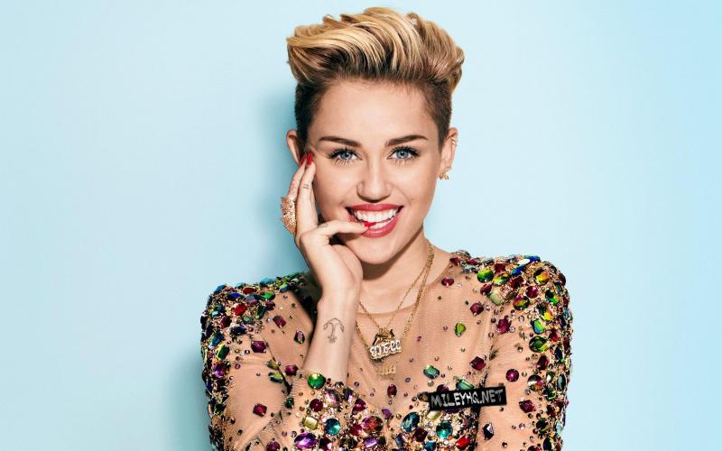 MILEY CYRUS - BẢO HIỂM LƯỠI 1 TRIỆU ĐÔ