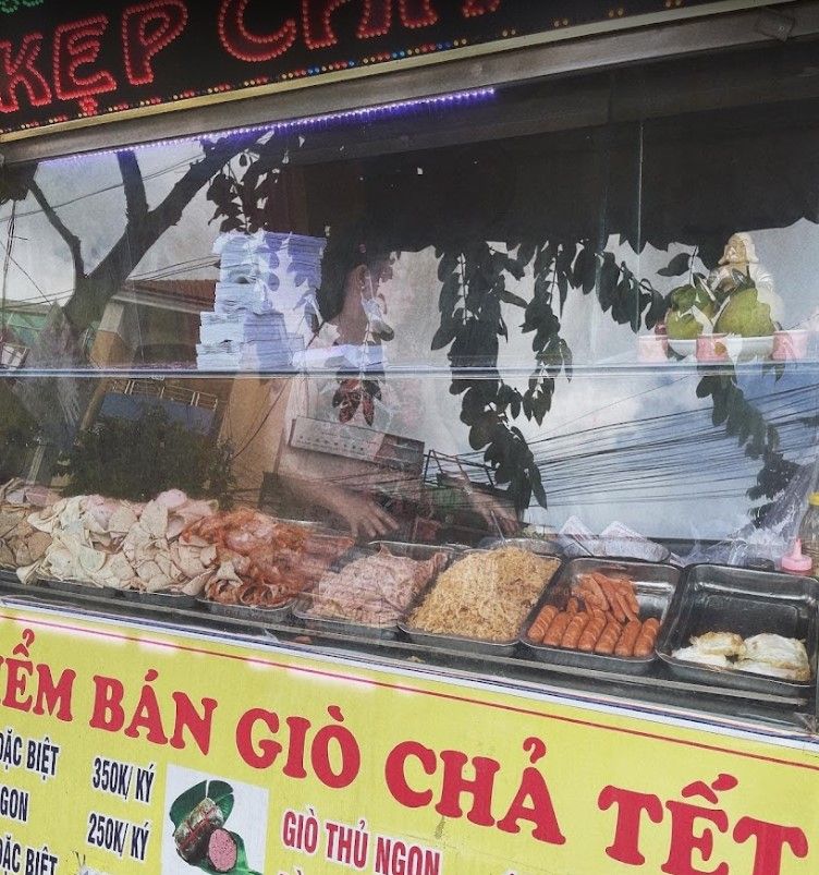 Minh Hiếu - Bánh Mì Nóng Kẹp Chả Bò