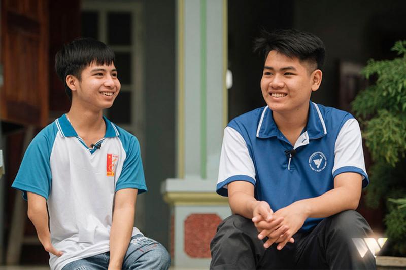 Câu chuyện lay động về một tình bạn đẹp đẽ và cả sự nỗ lực vươn lên của hai học sinh trên con đường học tập