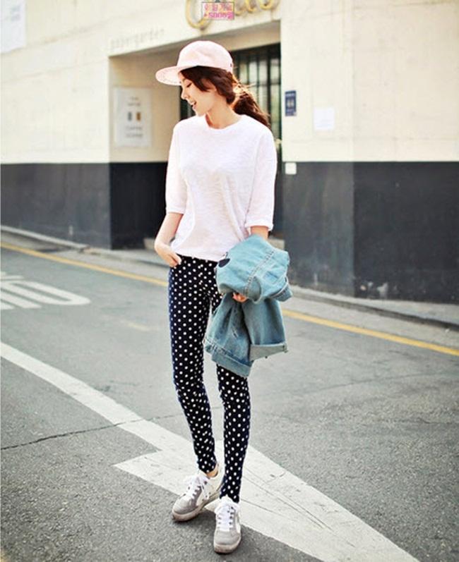 Mix áo thun trắng cùng skinny