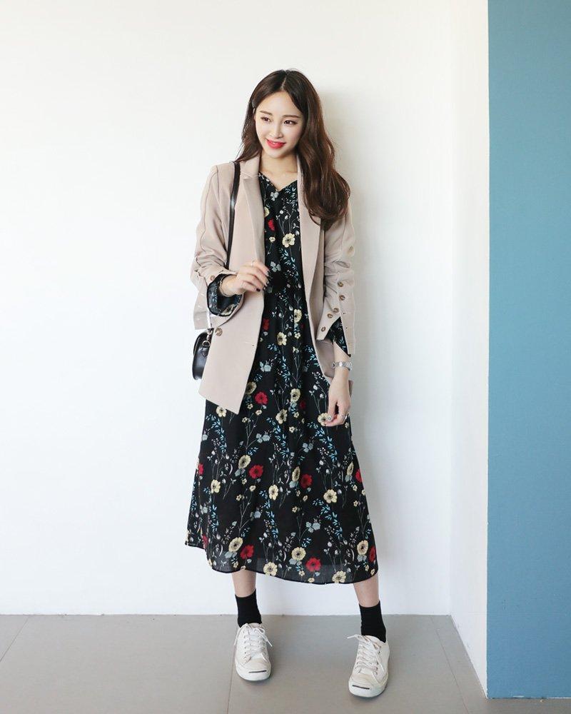 Mix Blazer với váy đầm hoạ tiết