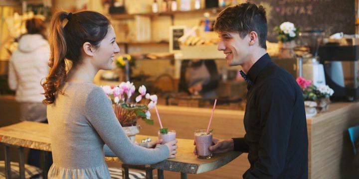 Các chàng trai có nghĩa vụ phải đưa nàng về tận nhà