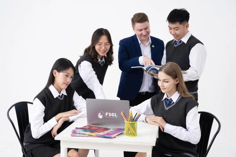 FSEL chuyển đổi những lợi ích của trung tâm tiếng Anh truyền thống đưa lên nền tảng trực tuyến