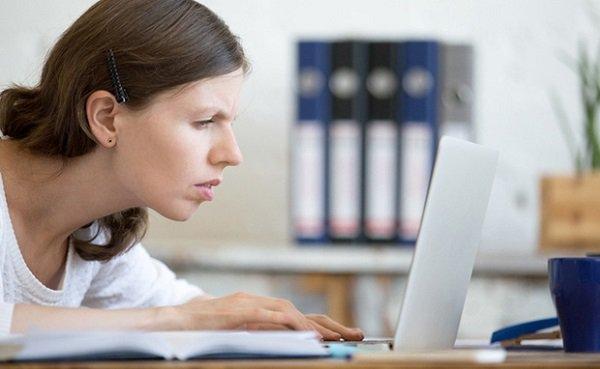 Mỏi cổ và mỏi mắt