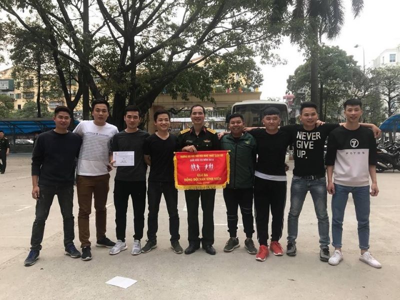 Sinh viên Khoa Khoa học Xã hội & Nhân văn giành giải trong Hội thao chào mừng 26/3 của nhà trường