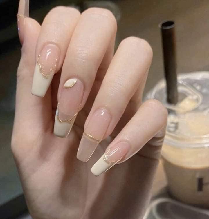 ﻿﻿Mộng Thị Hiền