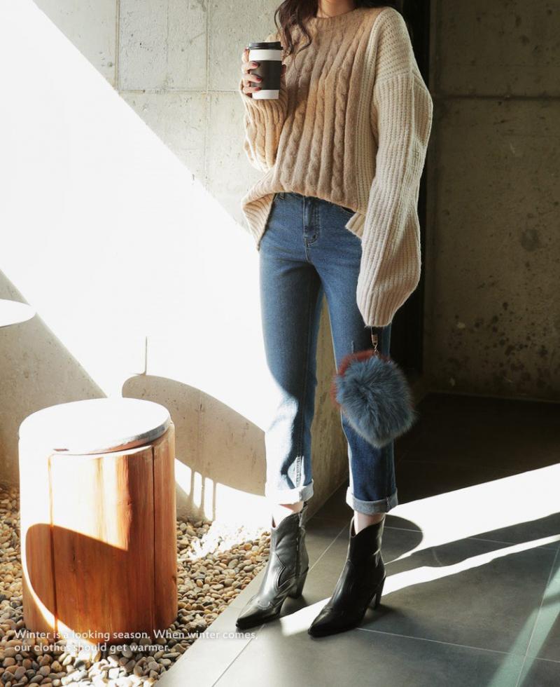 Một đôi boots thấp cổ