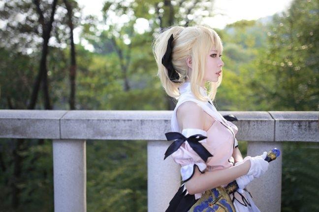 Khi bạn hóa thân thành một nhân vật nào đó có nghĩa là bạn đang cosplay và bạn là một cosplayer